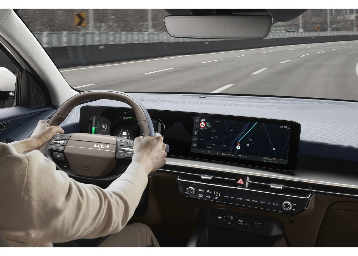 더 뉴 니로 자동차 전용도로 주행 모습