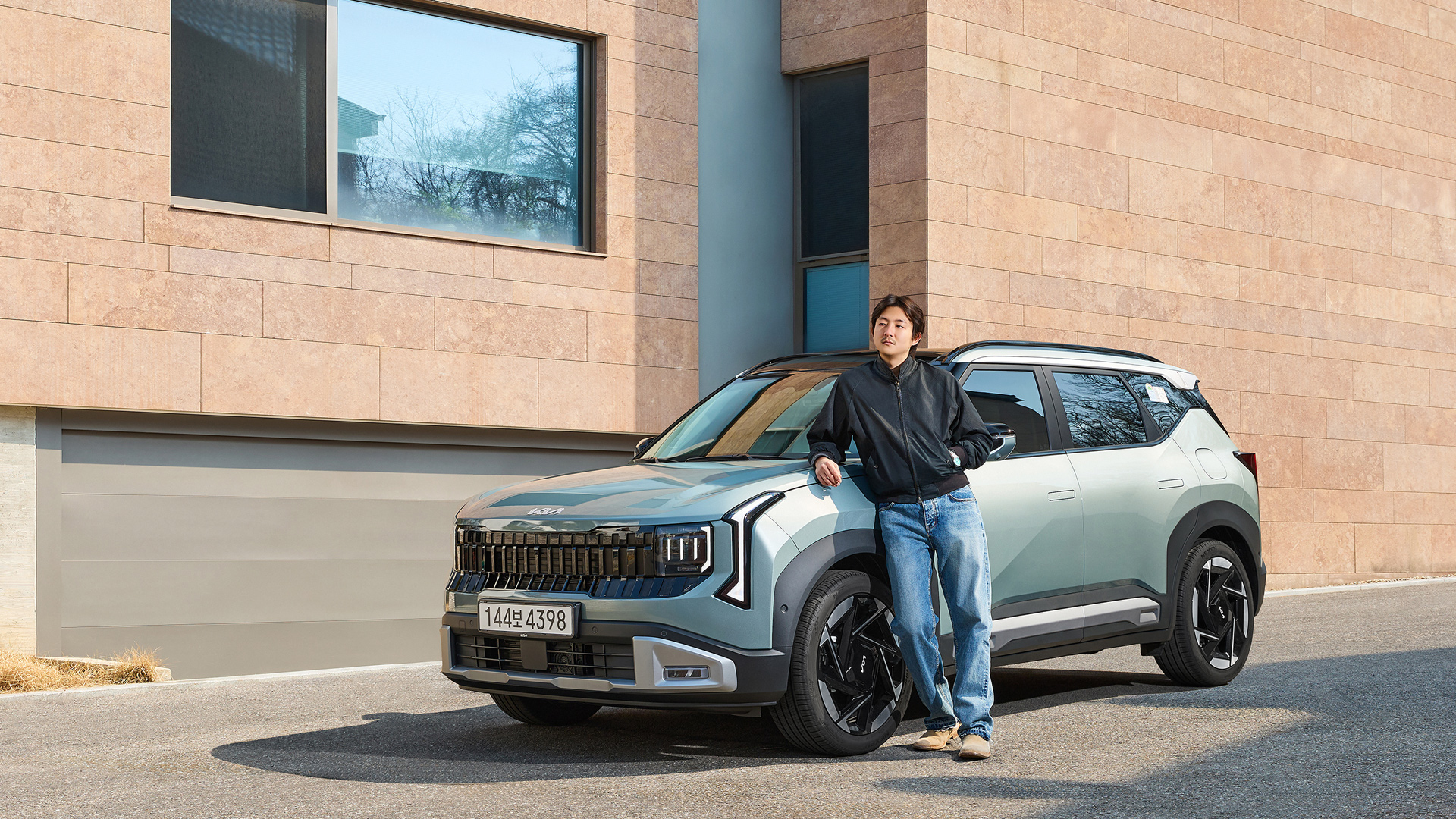 기아 디 올 뉴 셀토스와 김현재 패션 디자이너