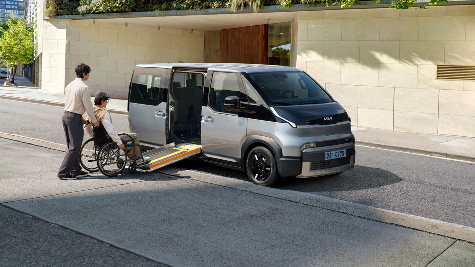 기아-서울시, 'PV5 WAV' 활용해 교통약자 특화 모빌리티 보급 확대 협력-main