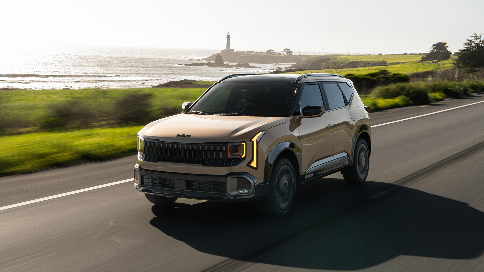 주행 중인 셀토스 X-Line 모습