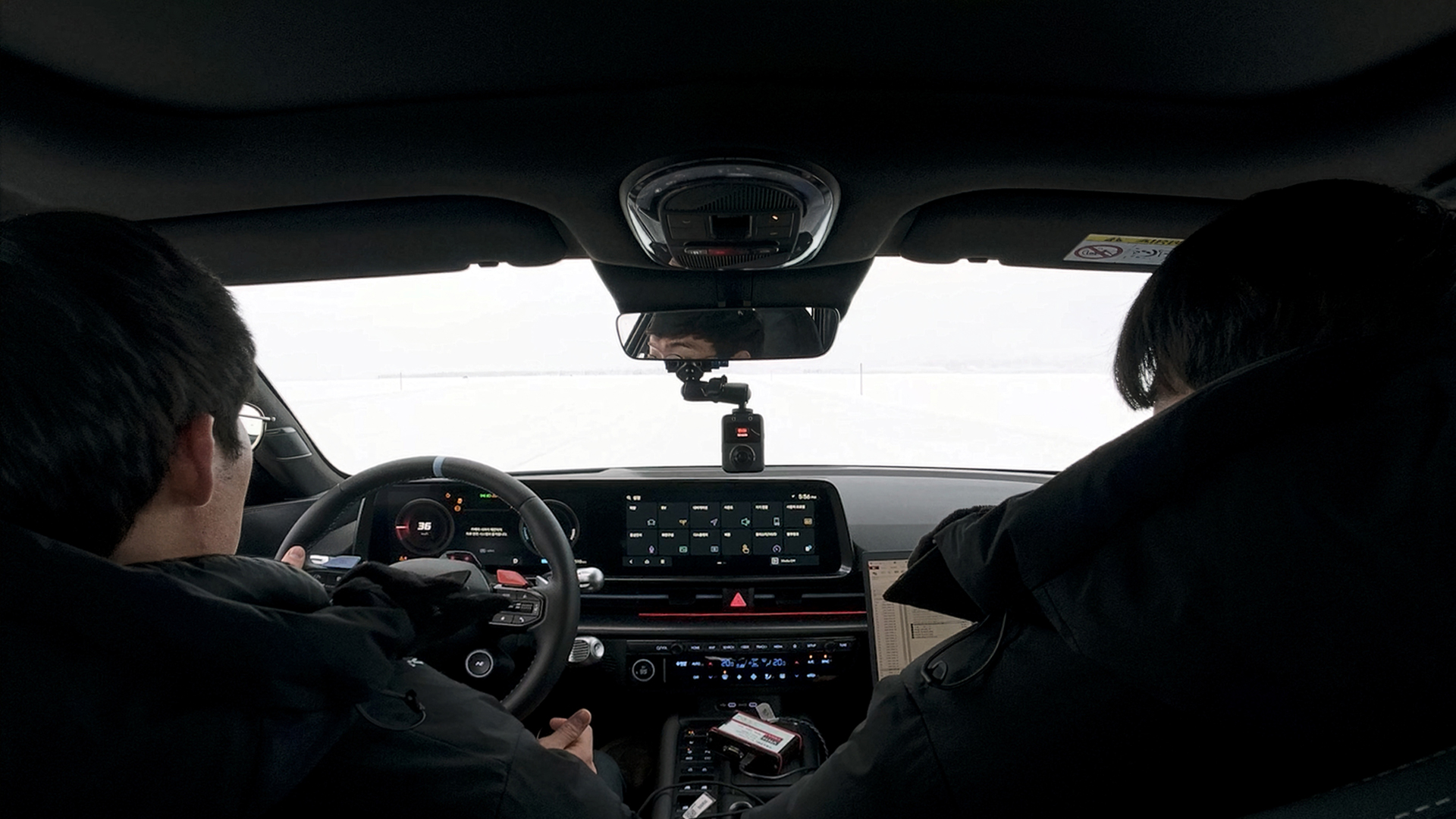 스웨덴 동계 시험장에서 테스트하는 모습