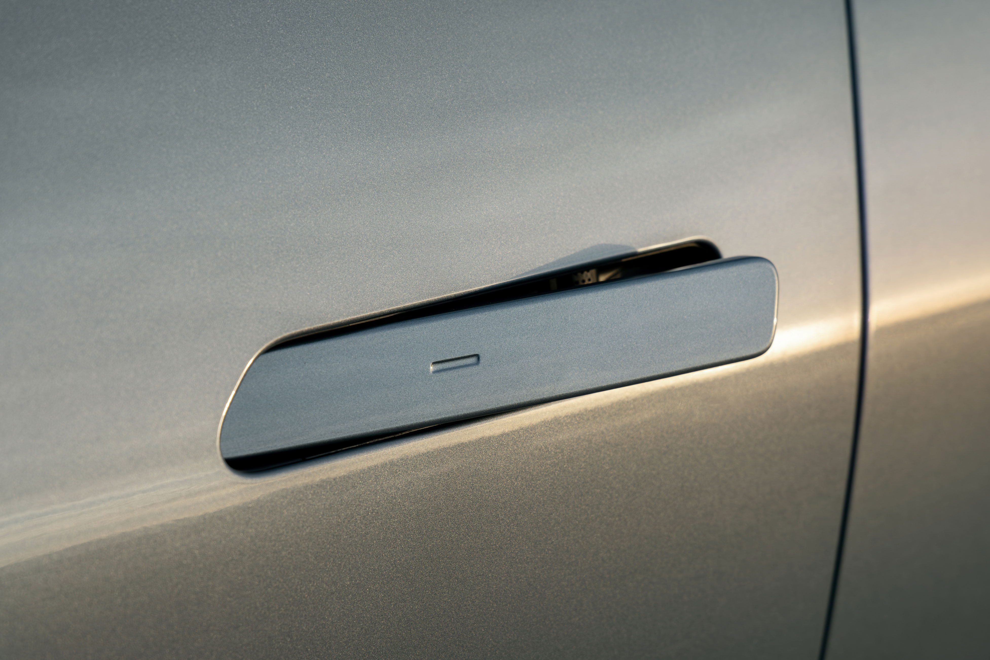 Set against rugged terrain, the Kia EV5 GT-Line stands out with distinctive details and proportions (11)