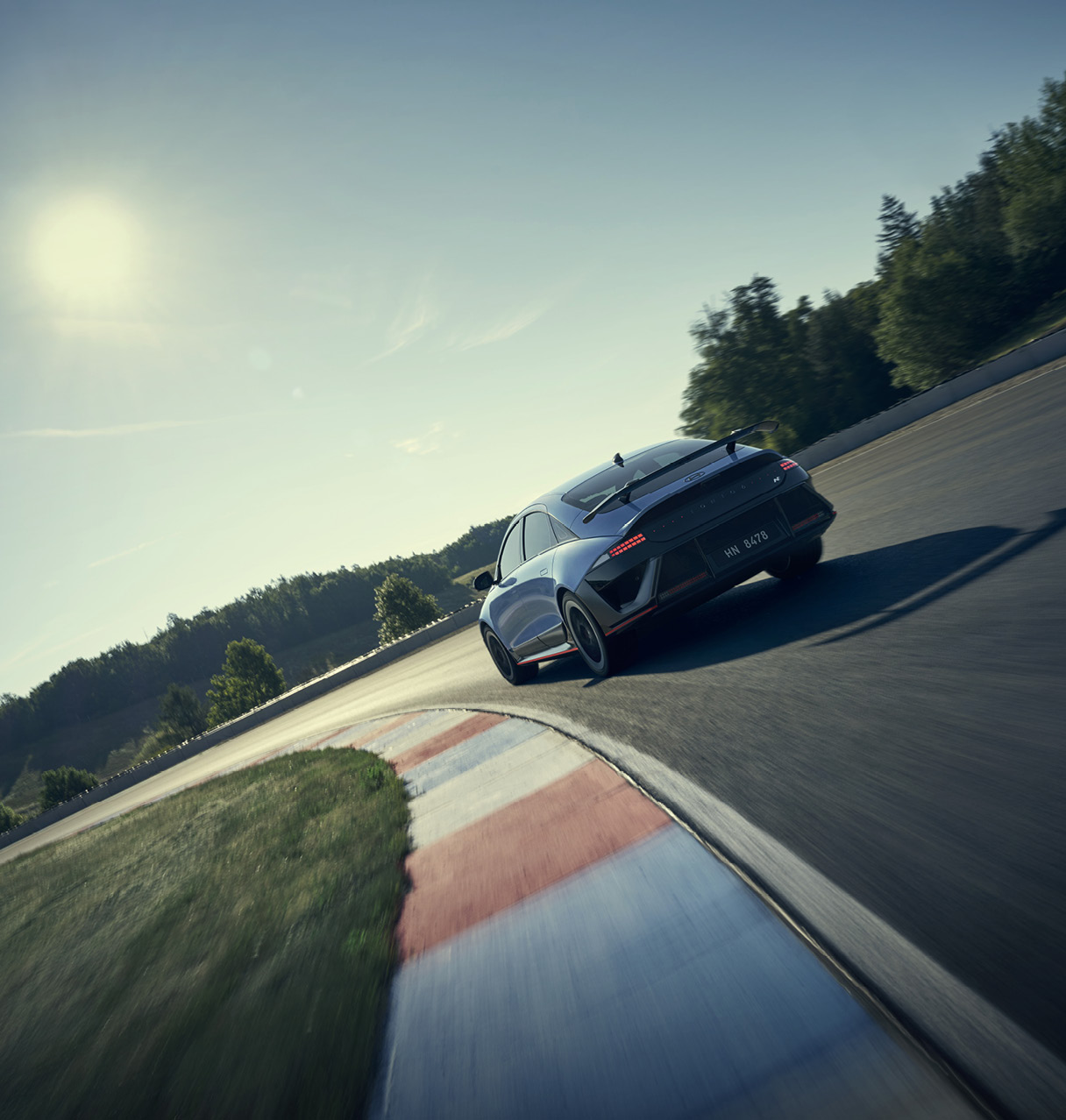 2026 세계 올해의 고성능차에 선정된 현대차 아이오닉 6 N의 모습