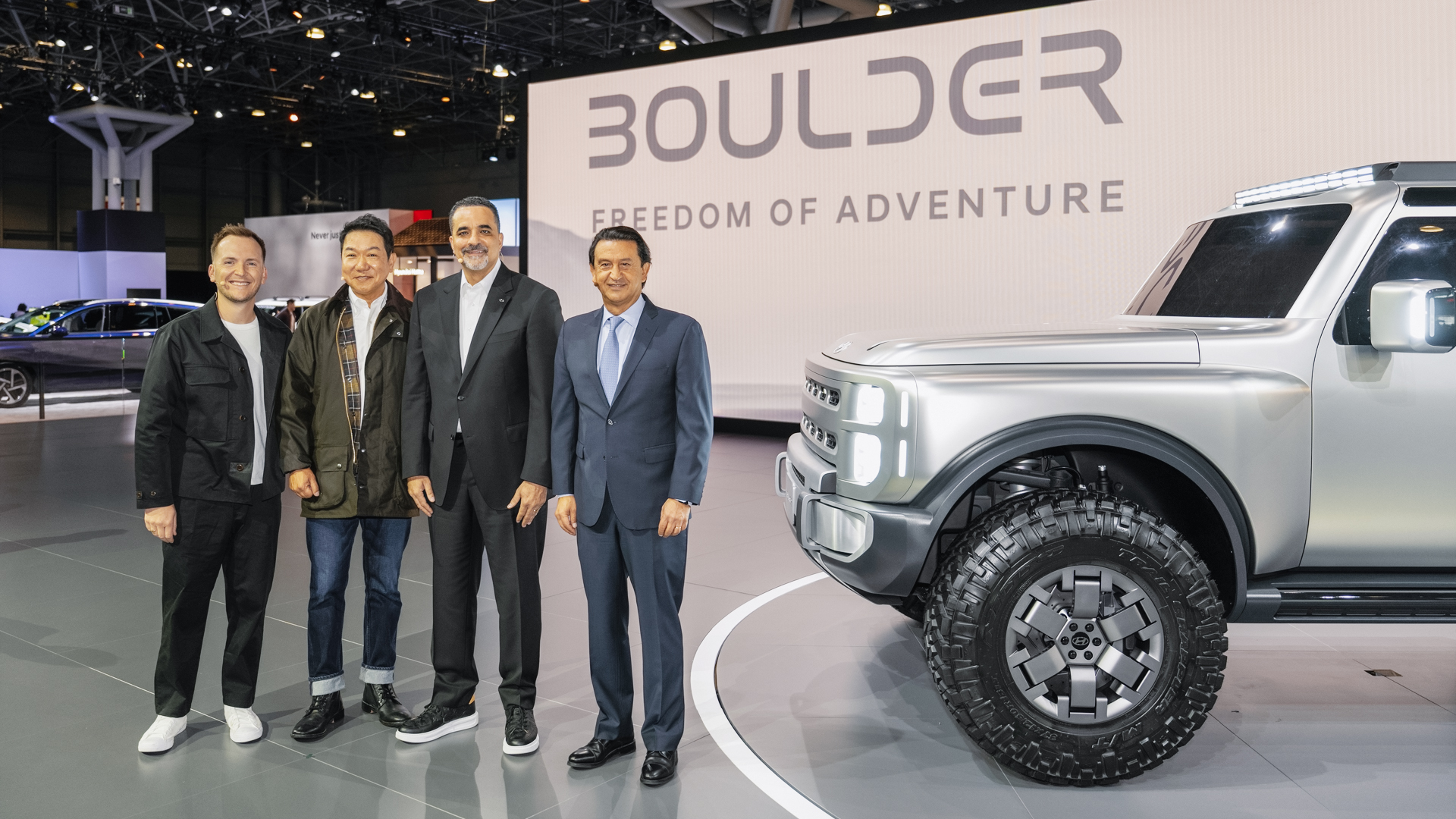 브래드 아놀드 현대미국디자인센터 수석 디자이너 겸 총괄, 이상엽 현대차 현대제네시스글로벌디자인담당 부사장, 랜디 파커 현대차 북미 법인 CEO, 호세 무뇨스 현대차 대표이사 사장 등이 참석했다