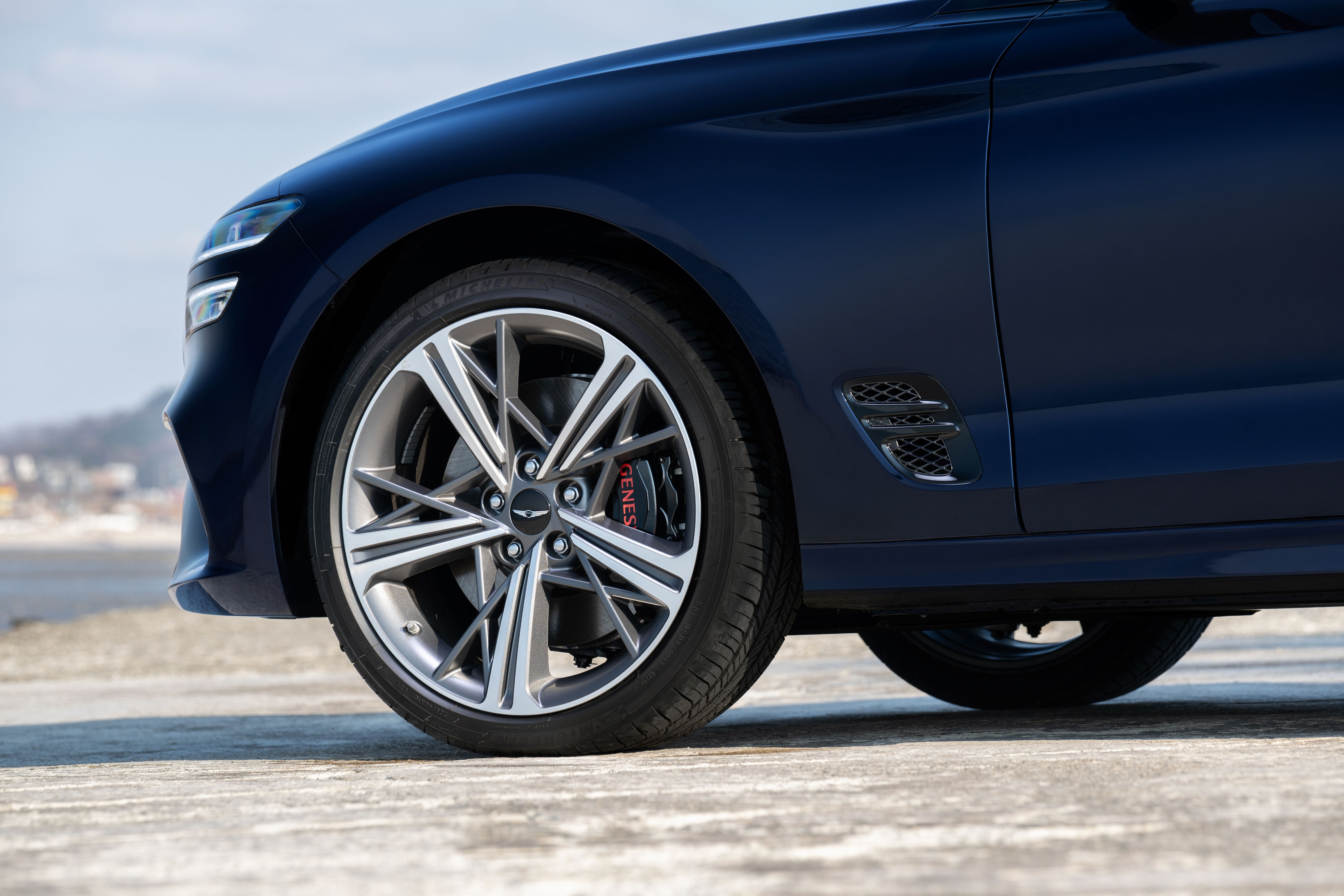 Genesis G70 Shooting Brake delivers a refined driving experience, framed by coastal scenery and endless horizons (7)