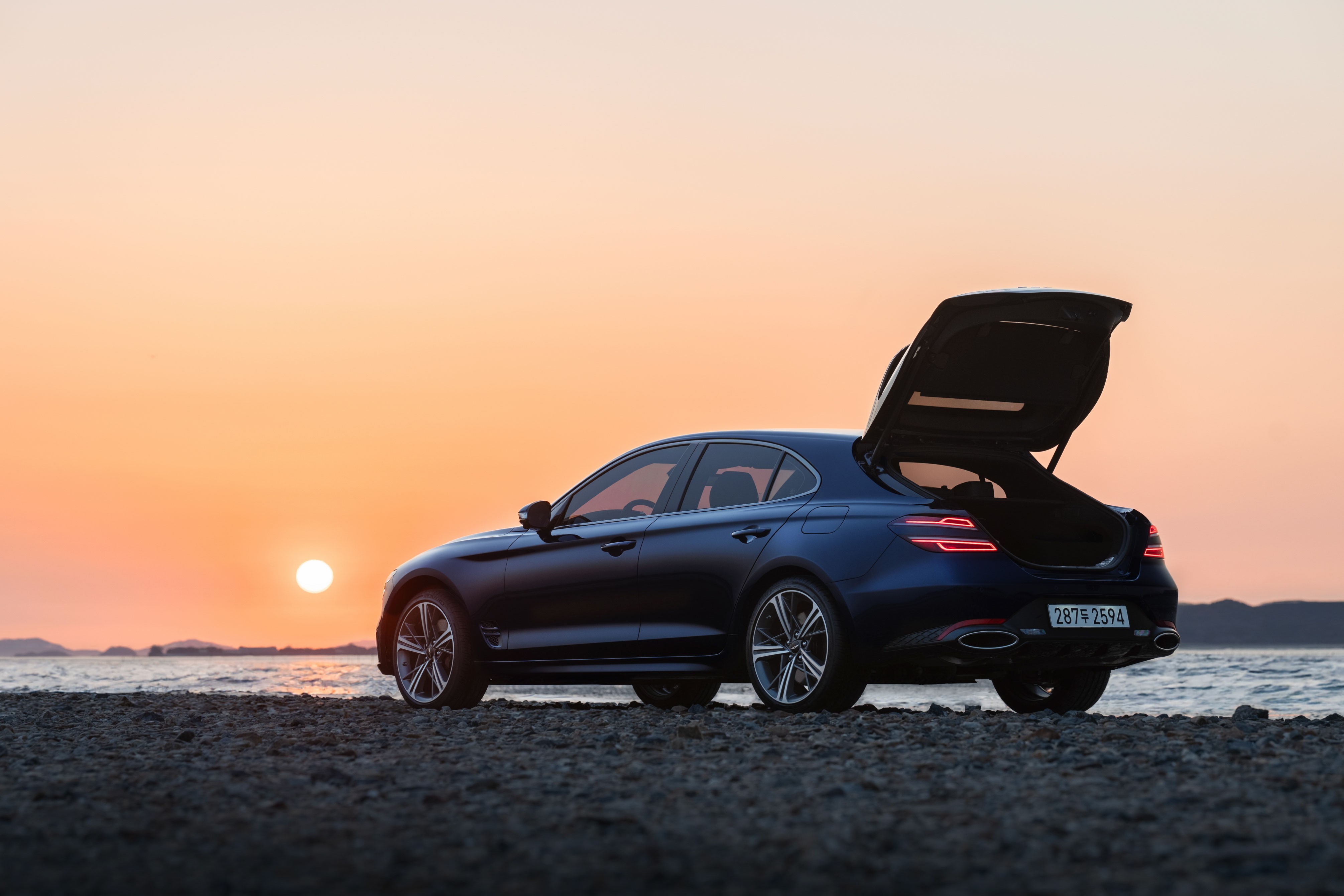 Genesis G70 Shooting Brake delivers a refined driving experience, framed by coastal scenery and endless horizons (8)