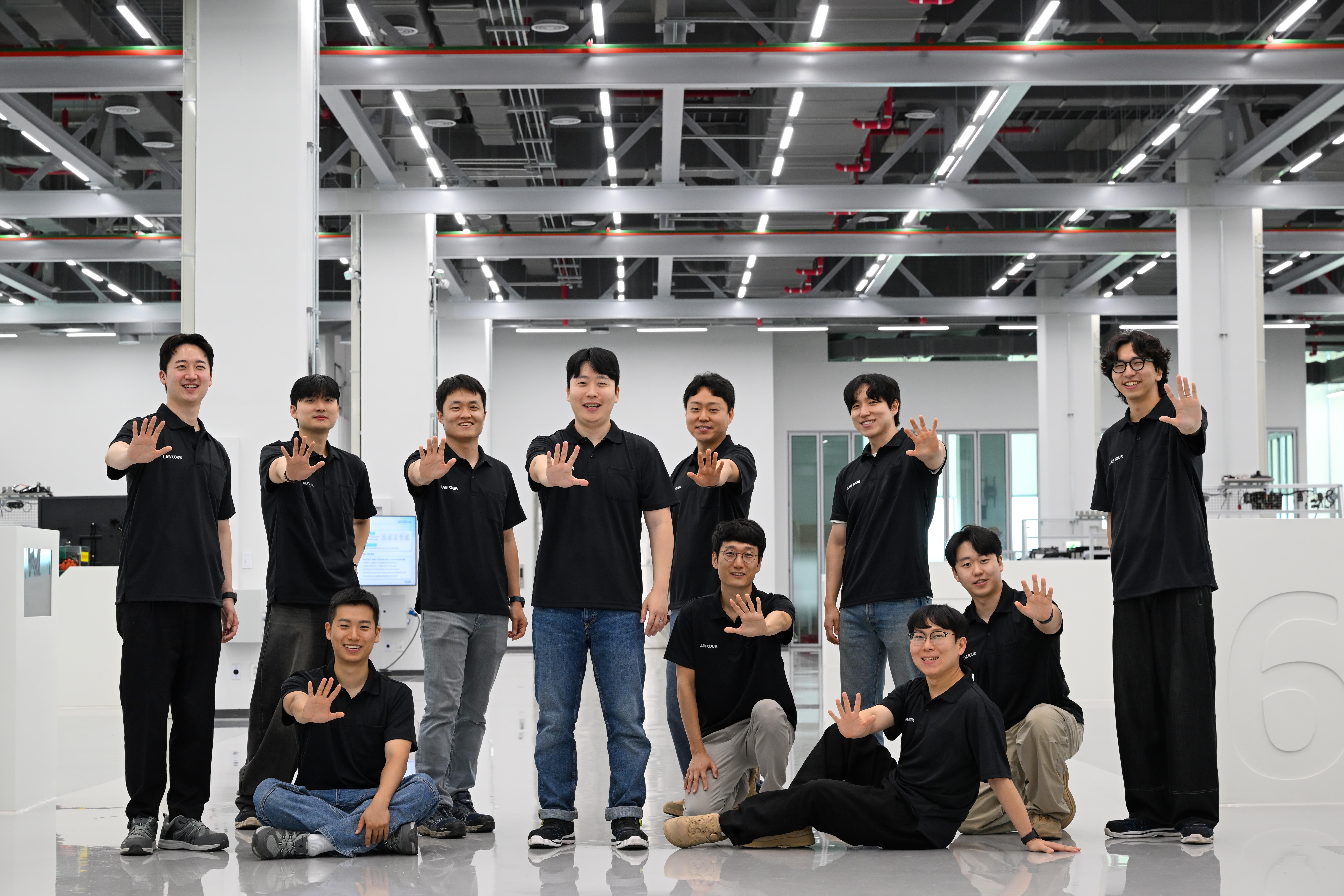 노바랩 소속 연구원 단체사진