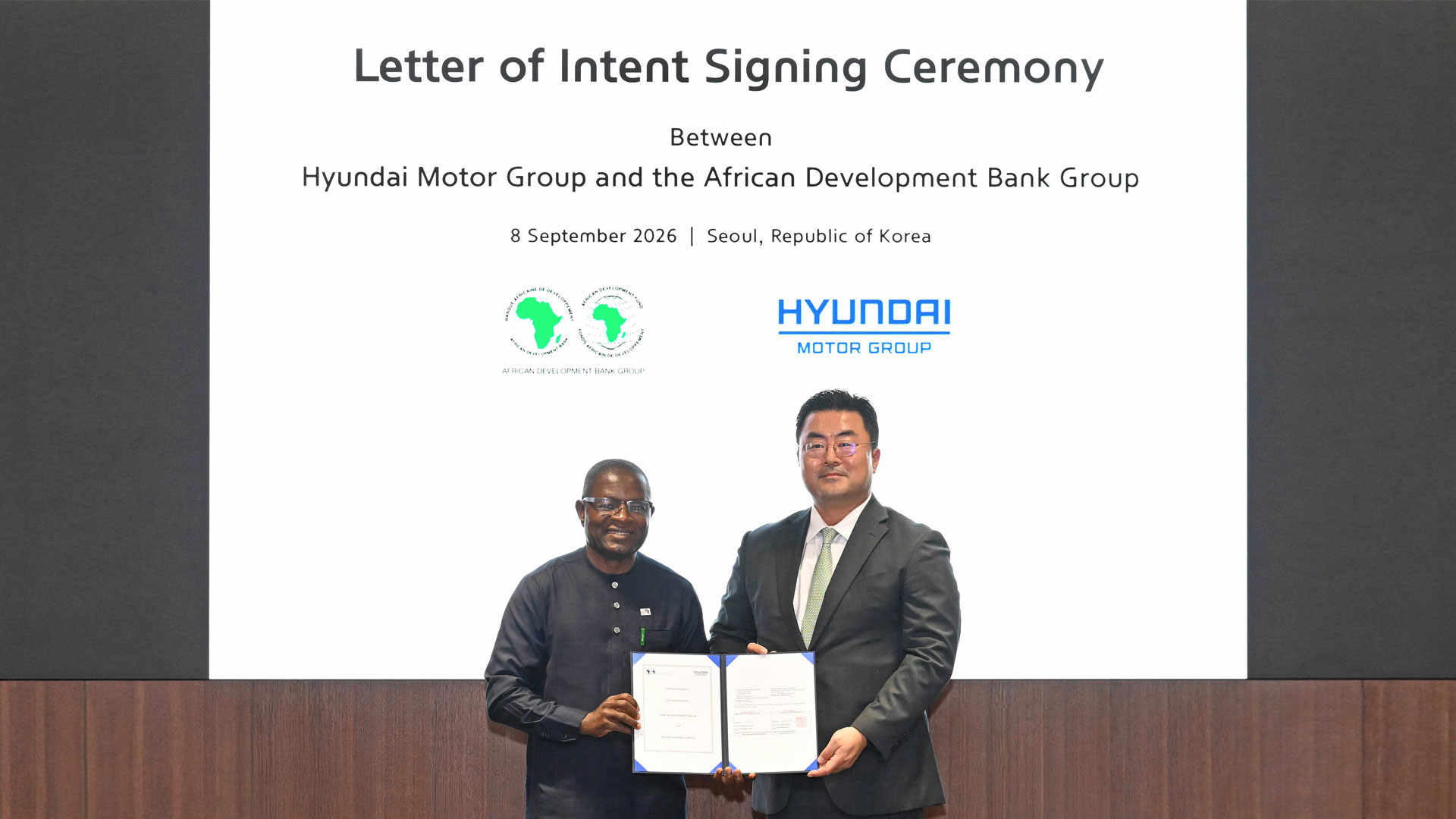 (left to right) Kevin Chika Urama, Chief Economist and Vice President for Economic Governance & Knowledge Management, Heung-soo Kim, Executive Vice President and Head of Global Strategy Office at Hyundai Motor Group
